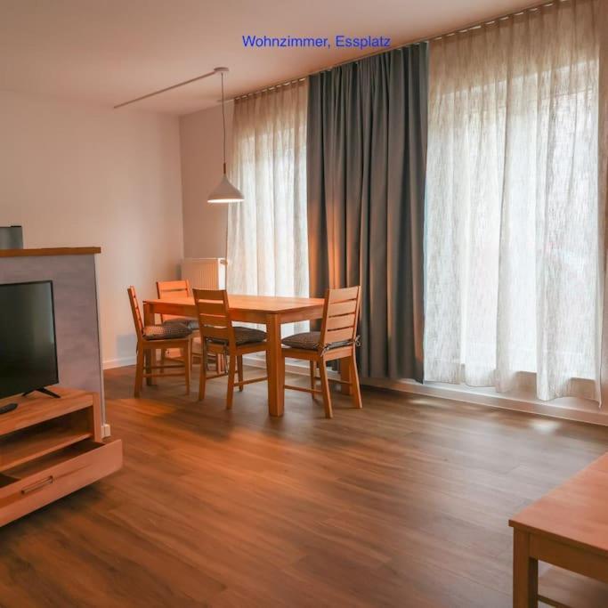 Freundliche Wohnung Mit Parkplatz Und Terrasse Neubrandenburg Exteriör bild