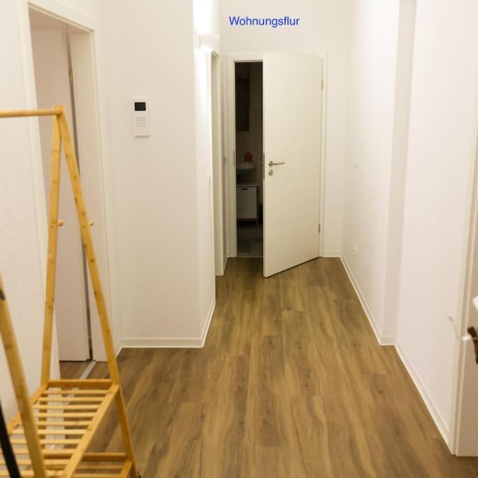 Freundliche Wohnung Mit Parkplatz Und Terrasse Neubrandenburg Exteriör bild